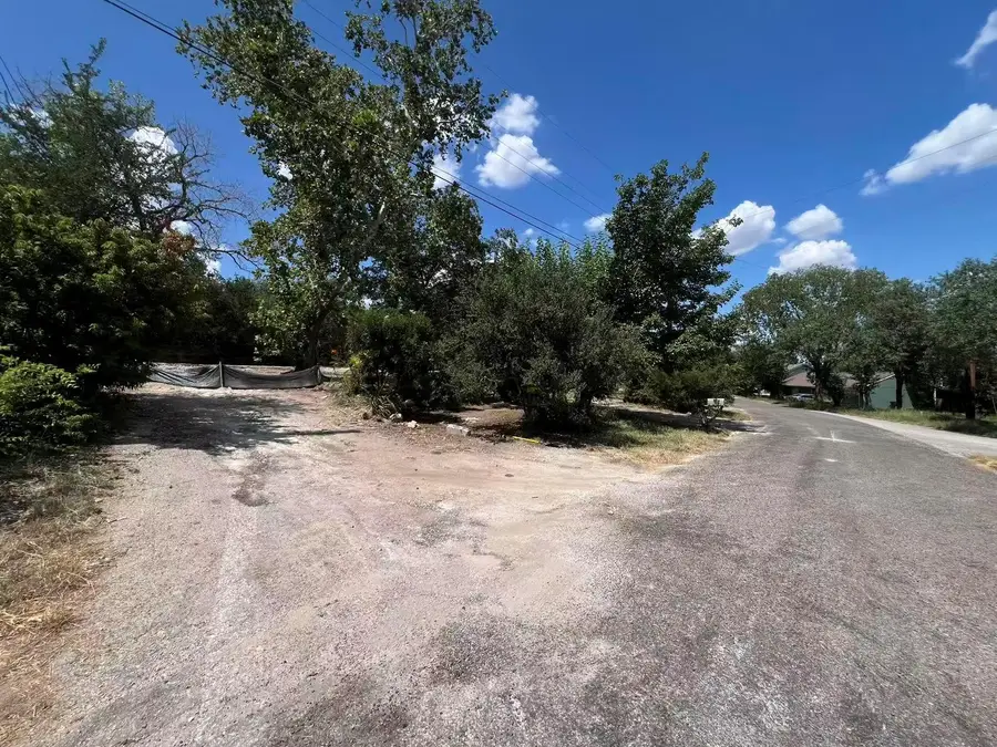 11014 W Lake Terrace Dr, Jonestown, TX 78645 - Image #2