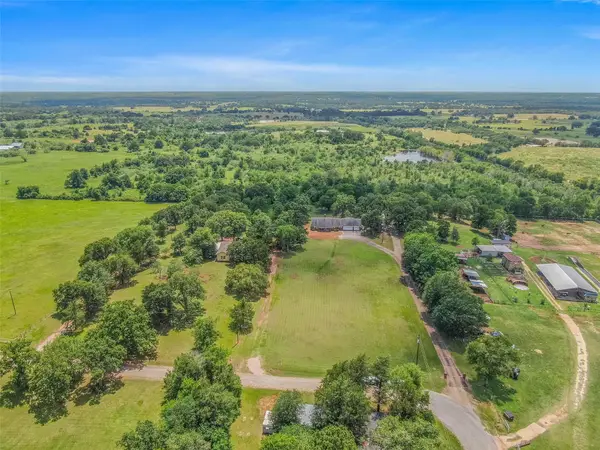 1110 County Road 439, Dime Box, TX 77853