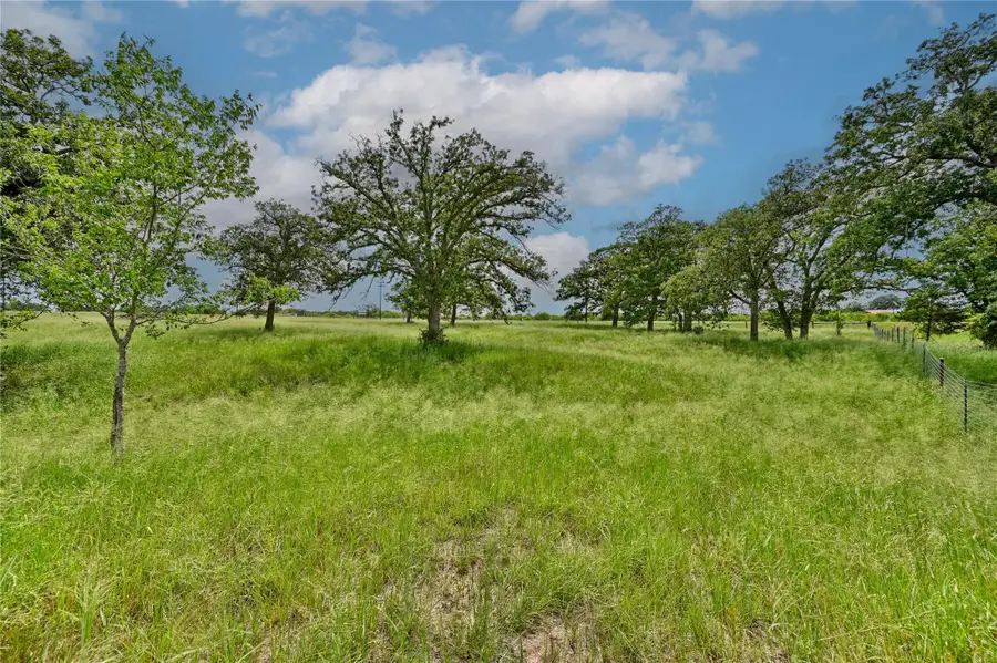 106 Sunny Day Dr, Red Rock, TX 78662 - Image #2