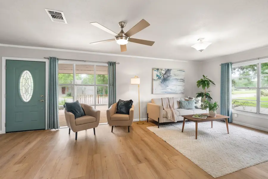 1700 W 7th St, Taylor, TX 76574 - #3