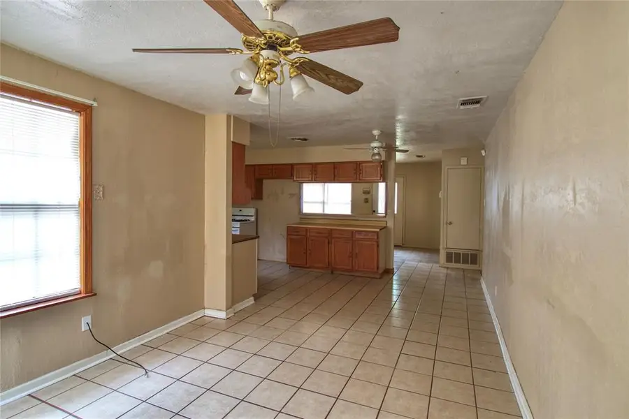 5607 Summer Gold Dr, San Antonio, TX 78222 - Image #2