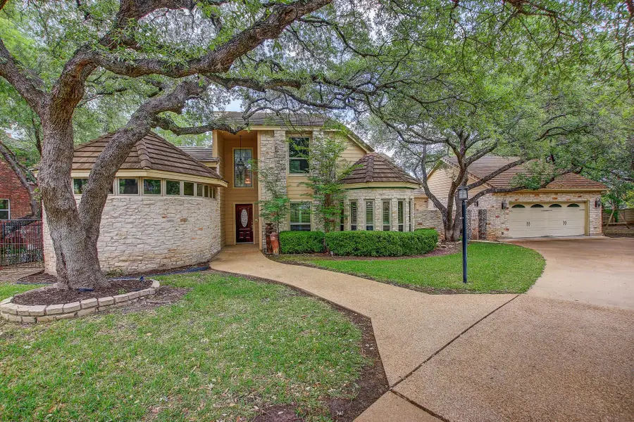 36 Cottondale Rd, The Hills, TX 78738 - Image #2