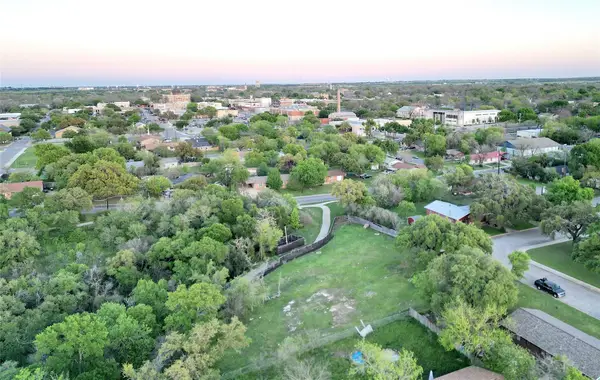 701 Montgomery St, Georgetown, TX 78626