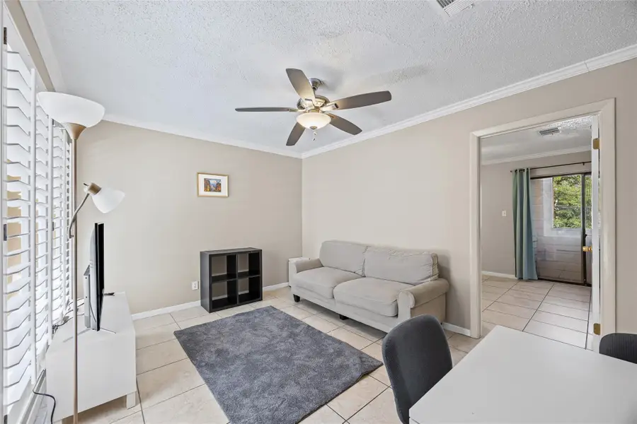 2510 San Gabriel St #204, Austin, TX 78705 - Image #3