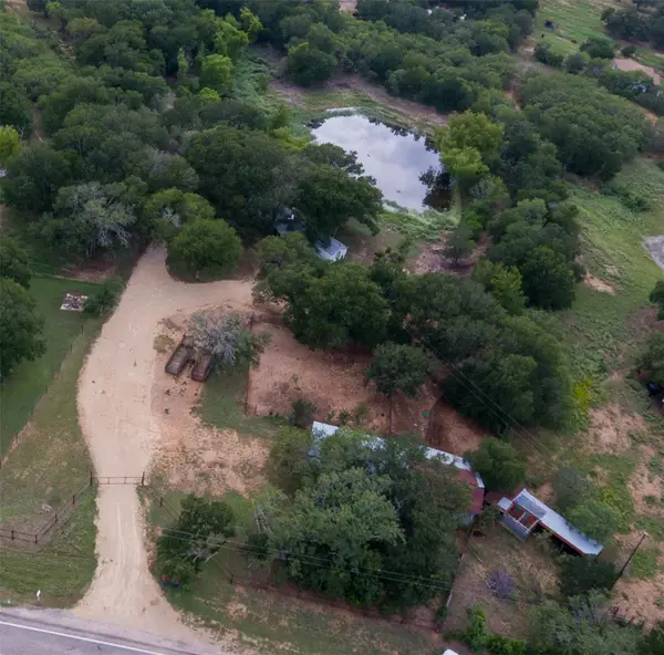 418 Fm 2984, Luling, TX 78648