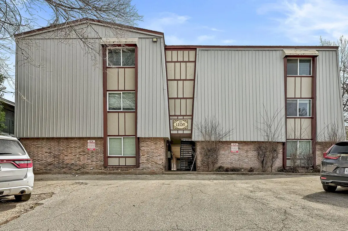 2207 Leon St #201, Austin, TX 78705 - #1