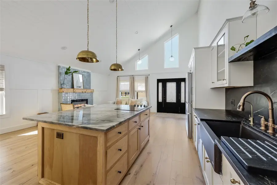 21501 High Dr, Lago Vista, TX 78645 - Image #2