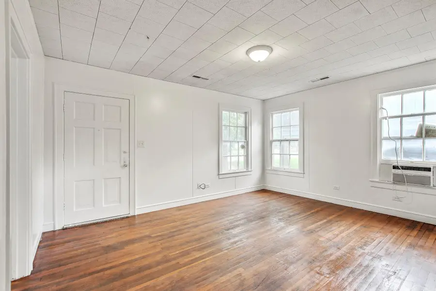 1403 Burns Blvd, Taylor, TX 76574 - Image #2