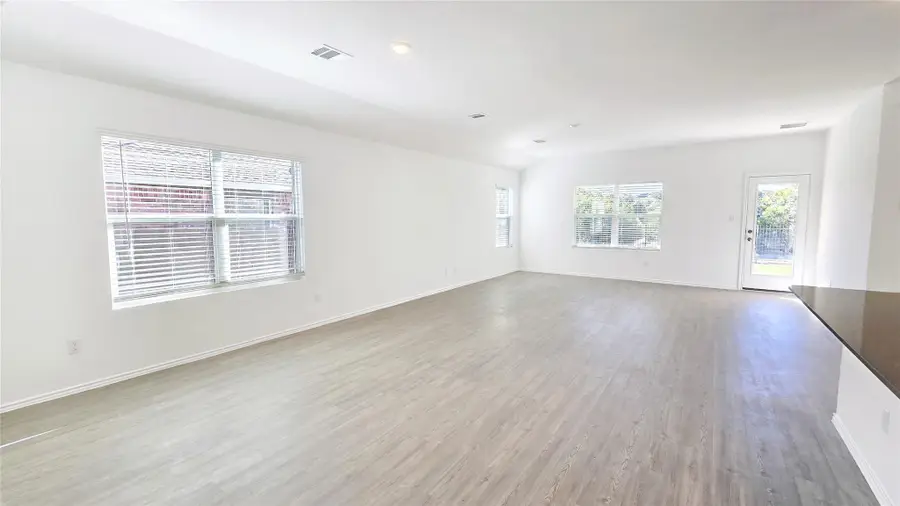 1637 Chapel Ranch Rd, Georgetown, TX 78628 - Image #3