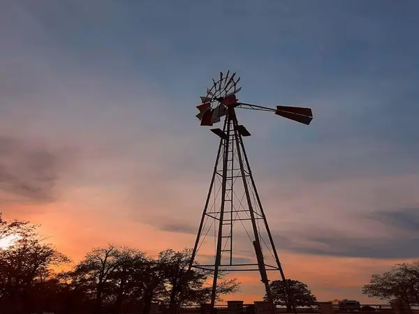 251 Fairview Dr, Rockdale, TX 76567