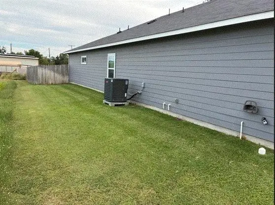 954 E Salty St, Thorndale, TX 76577 - Image #3