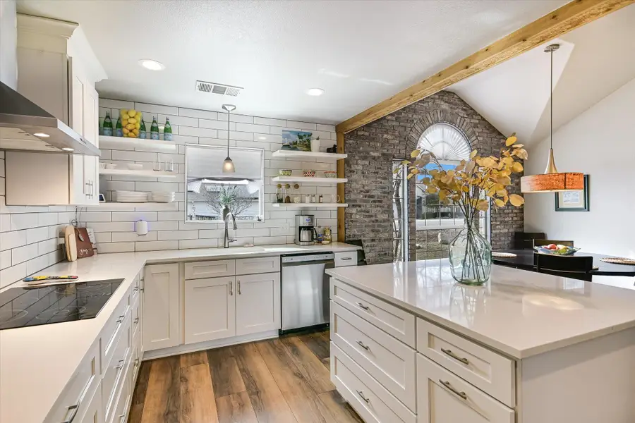 18516 Champions Cir, Lago Vista, TX 78645 - Image #3