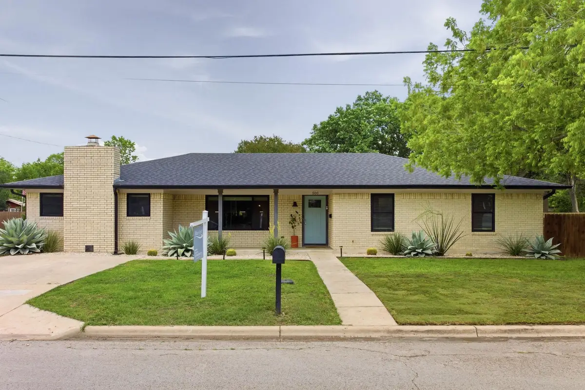 500 S Rio Grande St, Lockhart, TX 78644 - #1