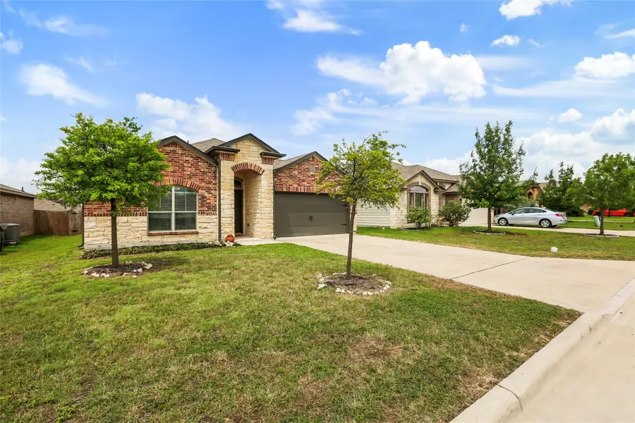 105 Plata Ln, Jarrell, TX 76537 - #2