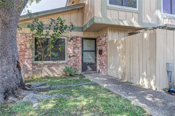 901 E Village Ln, Austin, TX 78758