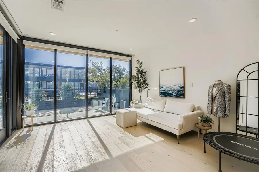 1600 S 1st St #201, Austin, TX 78704 - Image #2