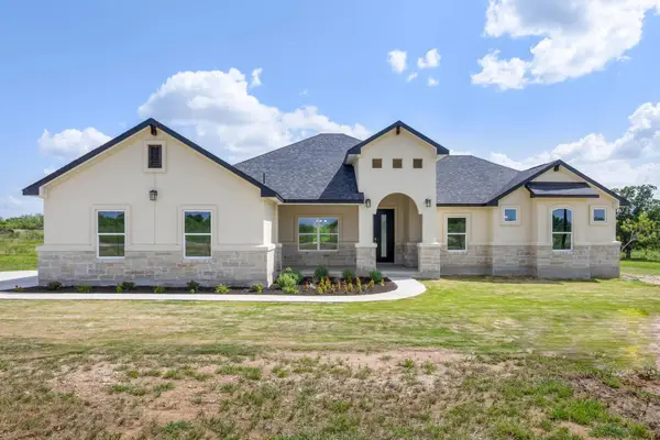 1136 Country Road 484 Rd, Elgin, TX 78621