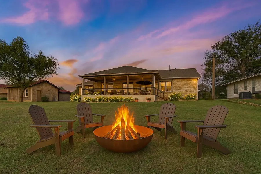 207 Emeralds Dr, Burnet, TX 78611 - Image #2