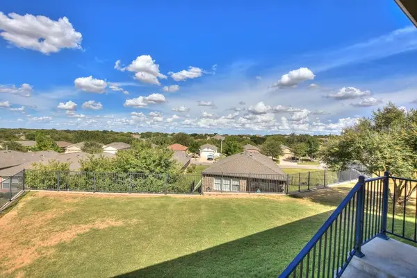 106 Kickapoo Creek Ln, Georgetown, TX 78633