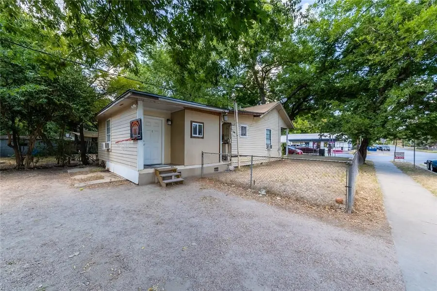 1511 Holly St, Austin, TX 78702 - Image #2