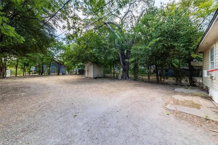 1511 Holly St, Austin, TX 78702 - Image #3