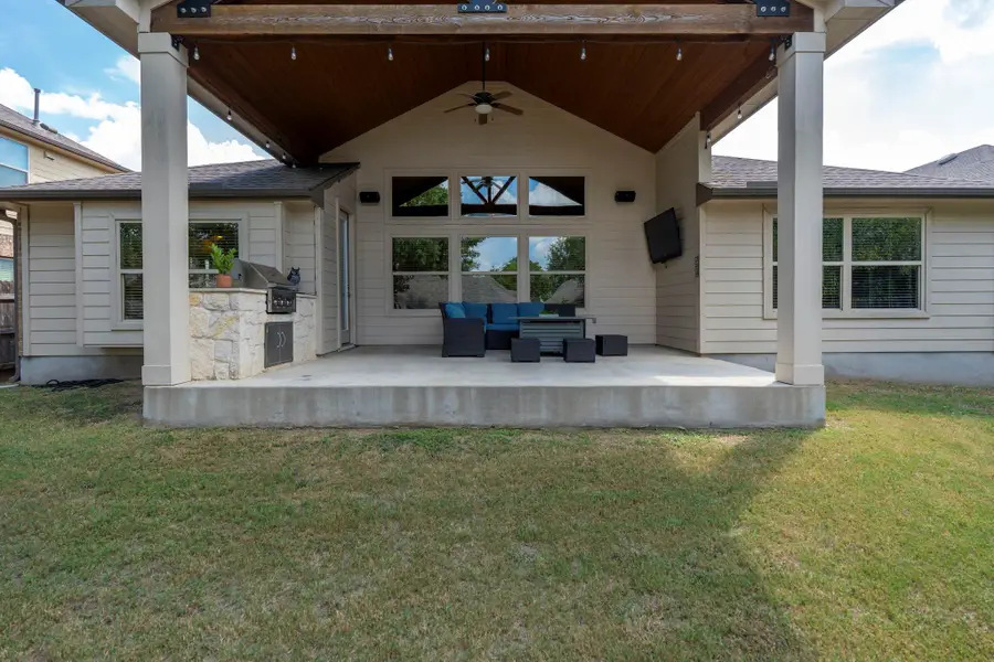 294 Summer Pointe Dr, Buda, TX 78610 - Image #2