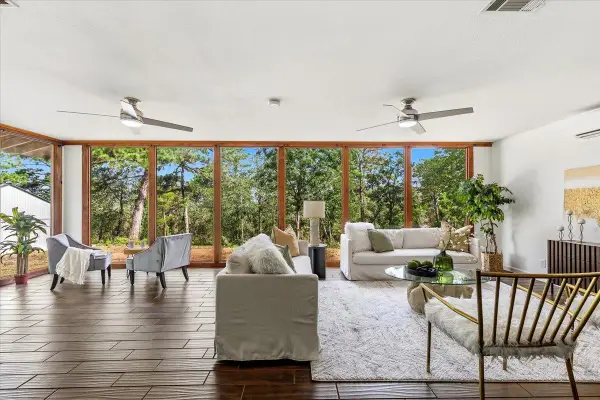 28 Lost Pines Ave, Bastrop, TX 78602