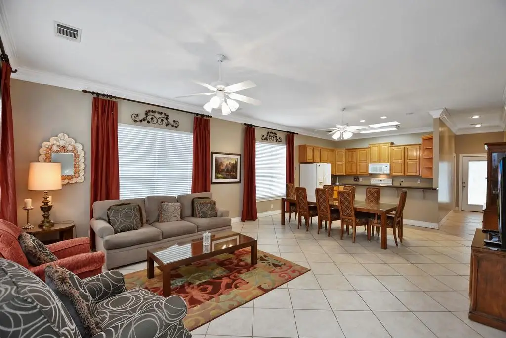 208 E 20th St, Cameron, TX 76520 - Image #1