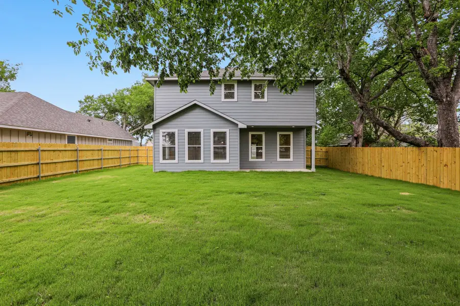 346 Webb St, Smithville, TX 78957 - Image #3
