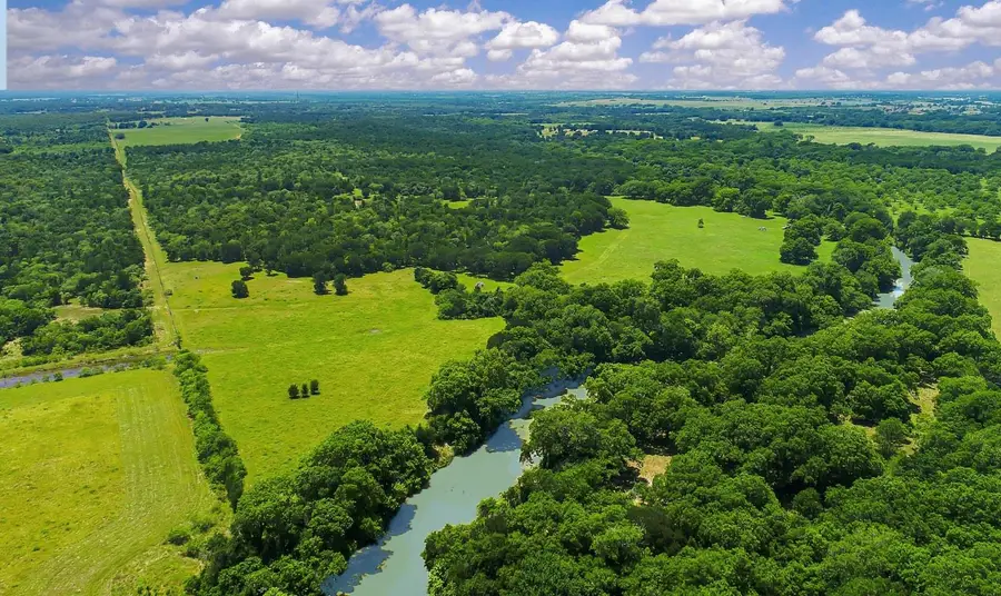 2464 County Road 249, Luling, TX 78648 - Image #2