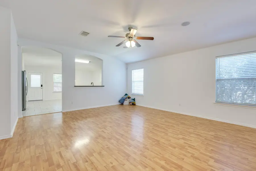 110 S Creek Bend Dr, Hutto, TX 78634 - #2