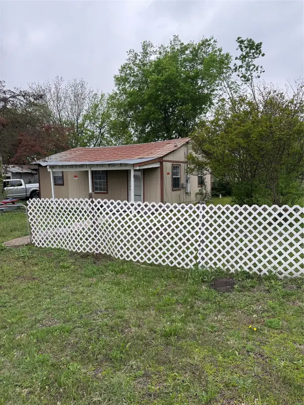 310 E Parsons St, Manor, TX 78653