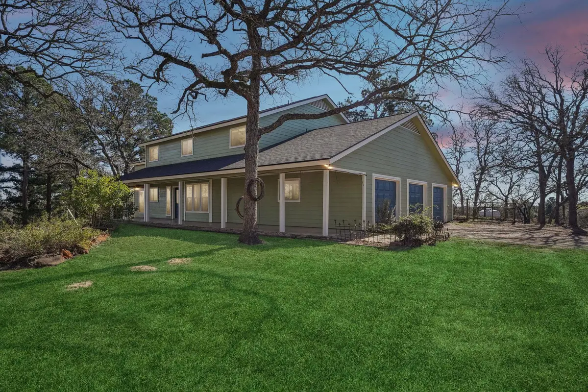 407 Country Ln, McDade, TX 78650 - Image #1