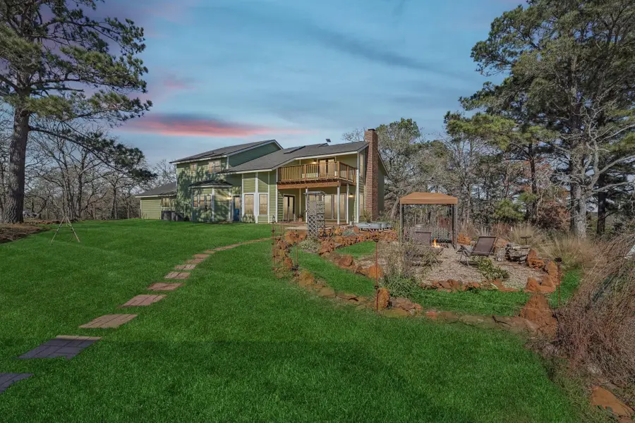 407 Country Ln, McDade, TX 78650 - Image #2