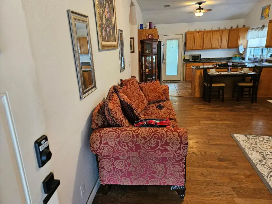 1206 W 8th St, Caldwell, TX 77836 - #3