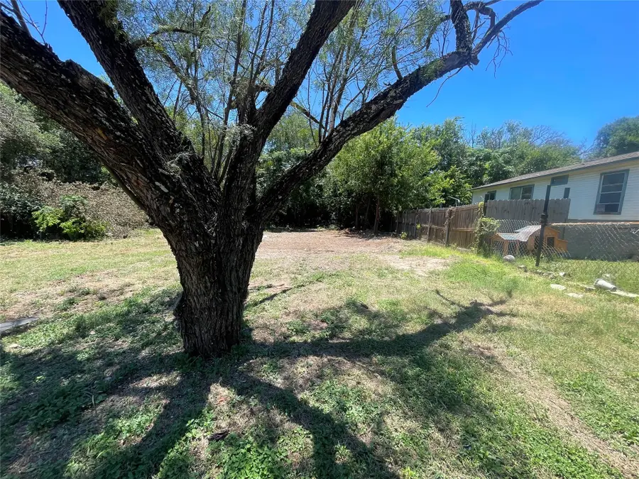 11512 Main St, Jonestown, TX 78645 - #2