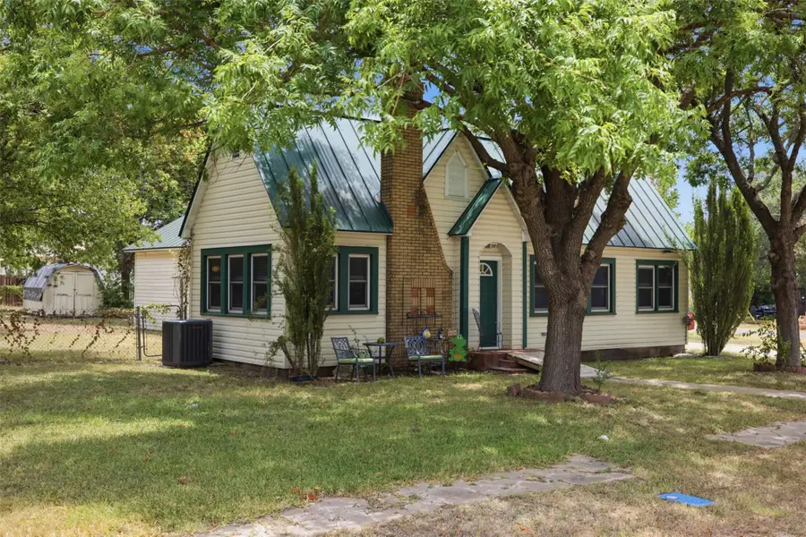 255 S Lampasas St, Bertram, TX 78605 - #2