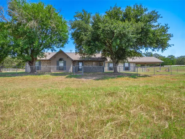 1252 County Road 106, Paige, TX 78659