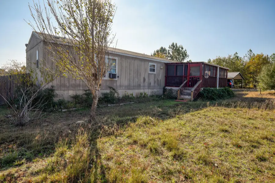 106 Lakewood Dr, Bastrop, TX 78602 - Image #3