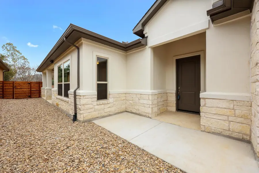 201 Skyflower Dr, Georgetown, TX 78628 - Image #3