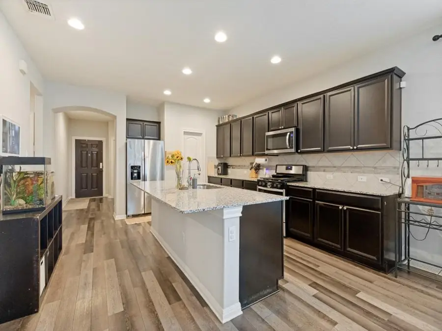 206 Beechnut Dr, Buda, TX 78610 - #2