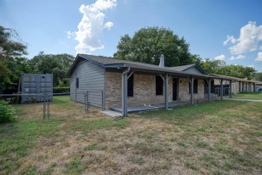 1037 Wilkes Cir, Smithville, TX 78957 - Image #2