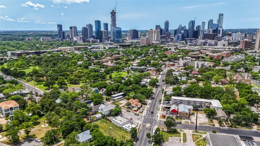 1405 Rosewood Ave, Austin, TX 78702 - Image #3