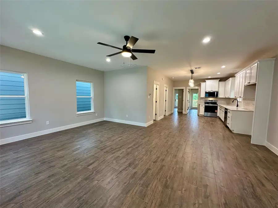 324 Shady Bluff Dr, Wimberley, TX 78676 - Image #2