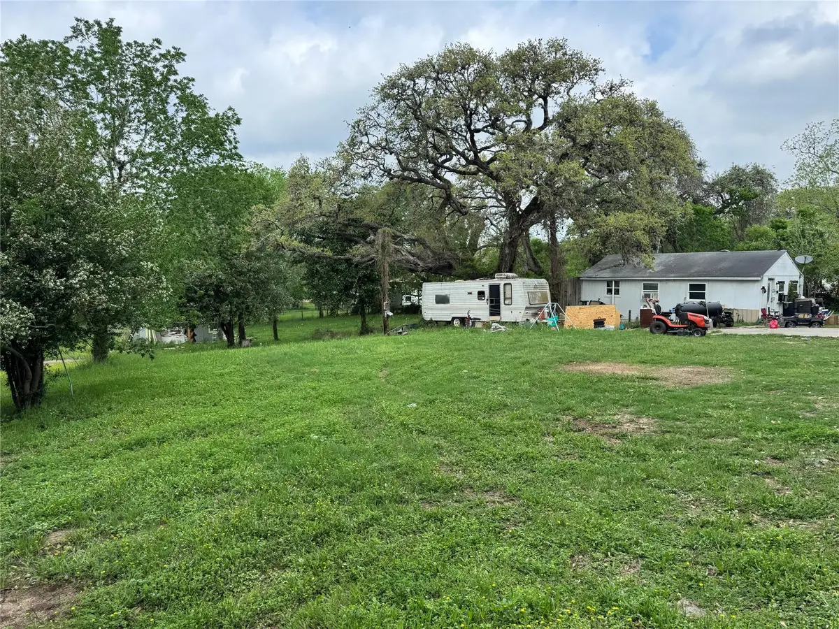 103 Reiffert St, Cuero, TX 77954 - Image #1