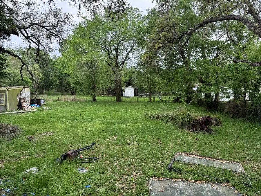 103 Reiffert St, Cuero, TX 77954 - Image #2