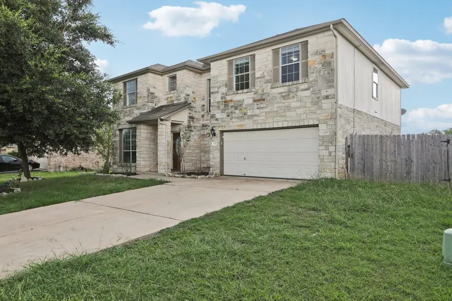 653 Dark Horse Ln, Buda, TX 78610 - Image #2