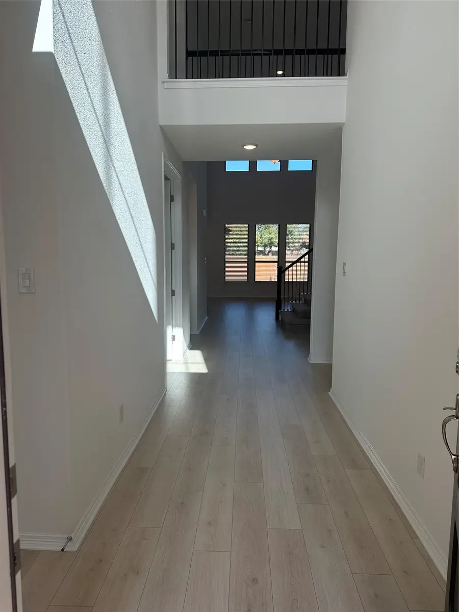 340 Ridgewell Loop, Georgetown, TX 78633 - Image #3