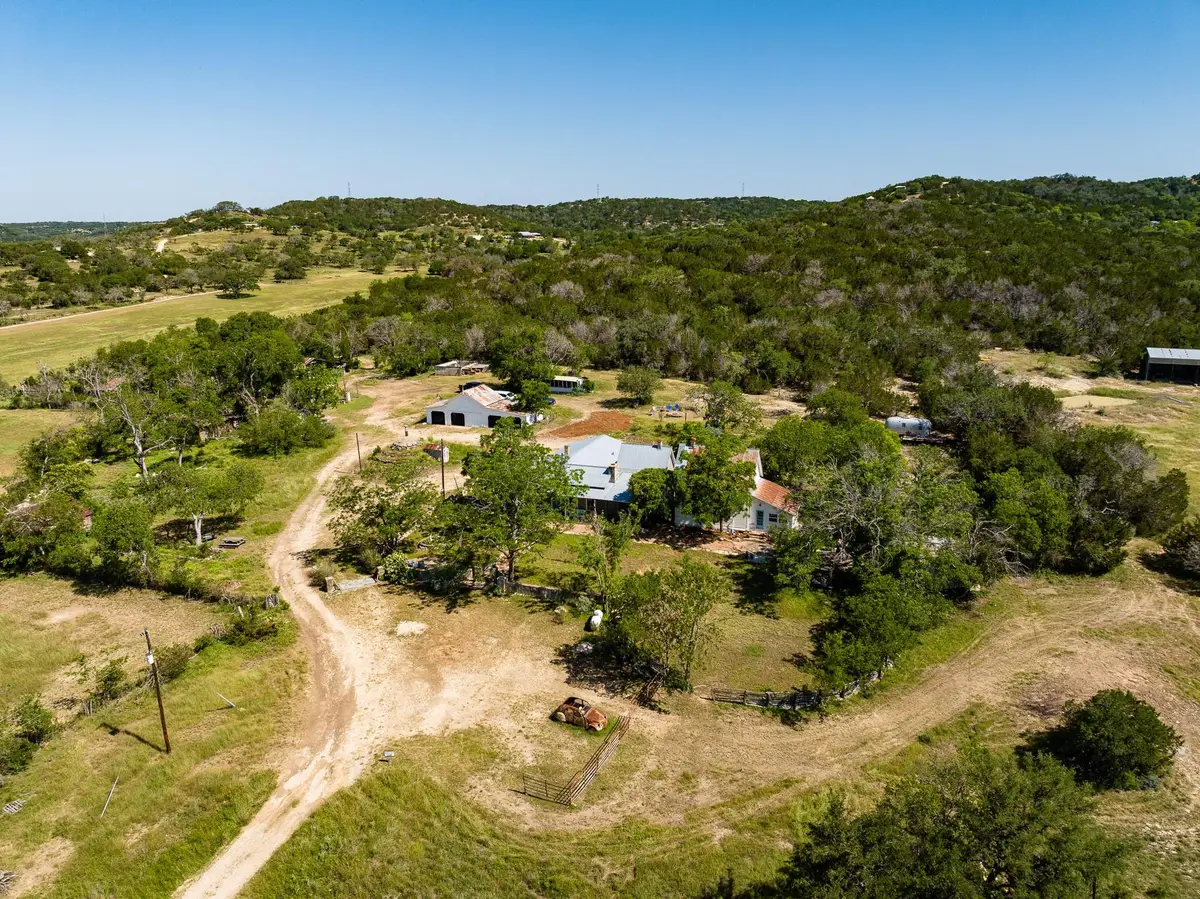 684 Stoneleigh Rd, Center Point, TX 78010 - Image #1