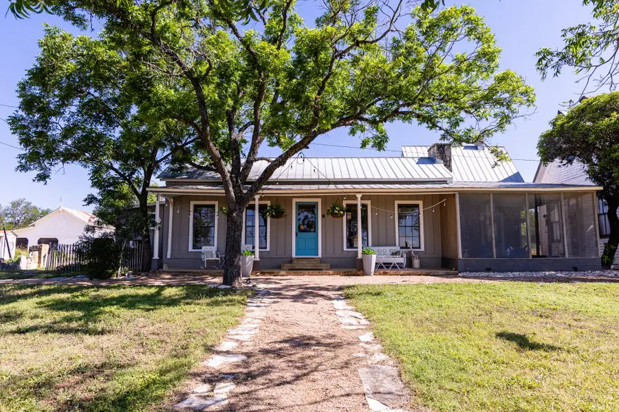 684 Stoneleigh Rd, Center Point, TX 78010 - Image #3
